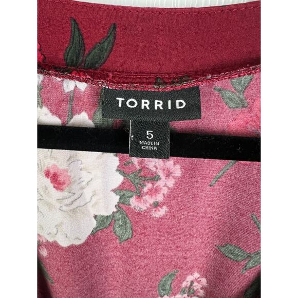 Torrid Burgundy Red Studio Knit Surplice Wrap Top Floral Short Sleeve V-Neck 5X - Picture 4 of 7